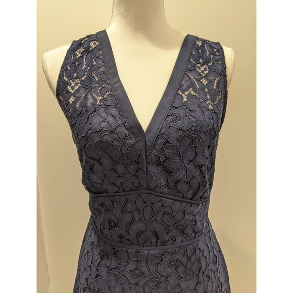 BB Dakota Janelle V neck navy lace dress - Picture 5 of 10